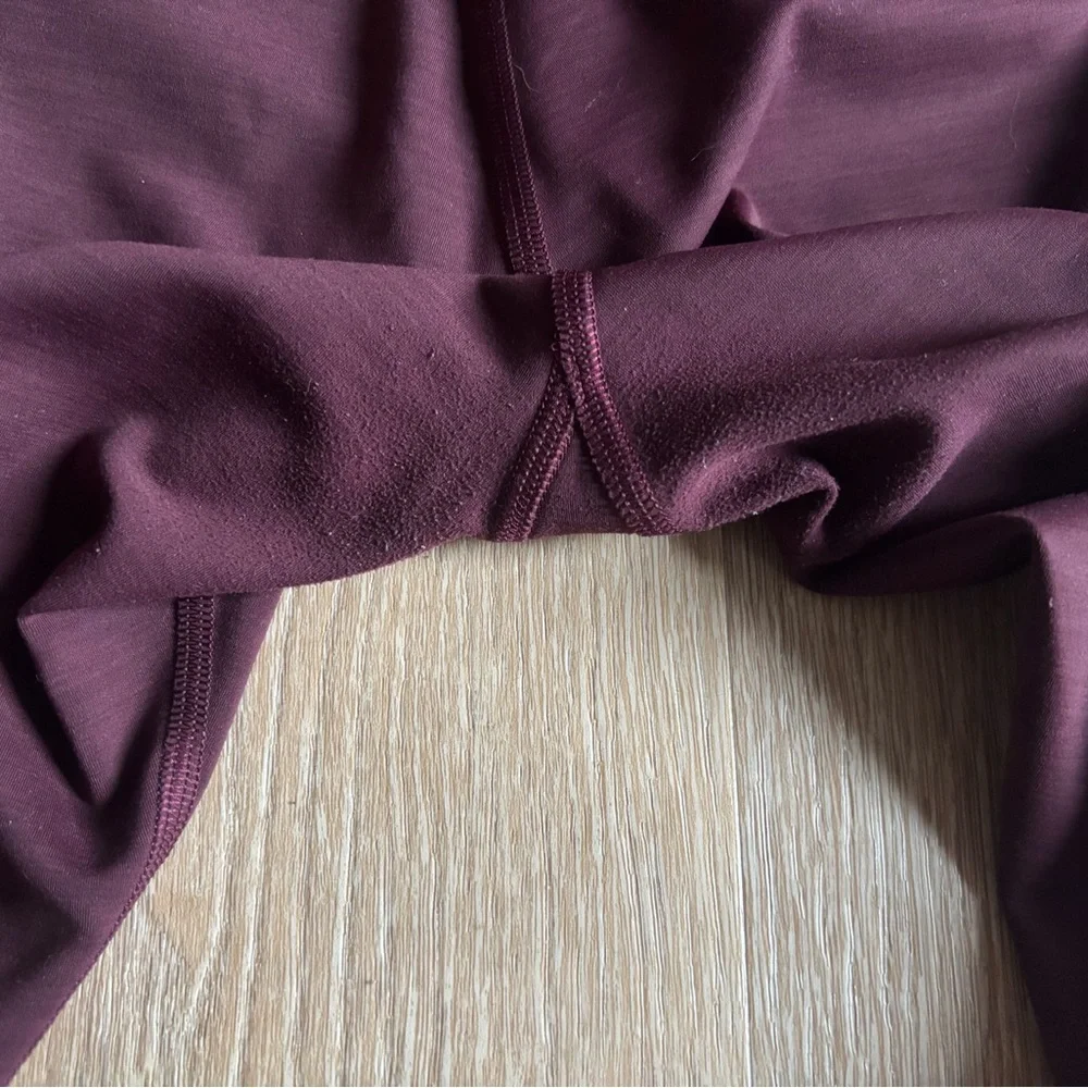 Women Capri lululemon Leggings - Picture 4 of 5